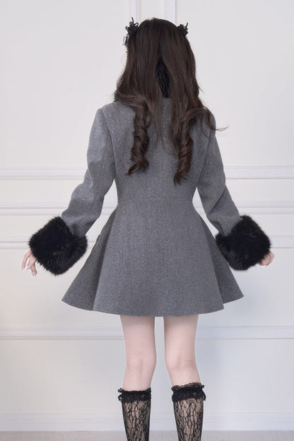 Finely Styled Coat with a Classic Vintage Look