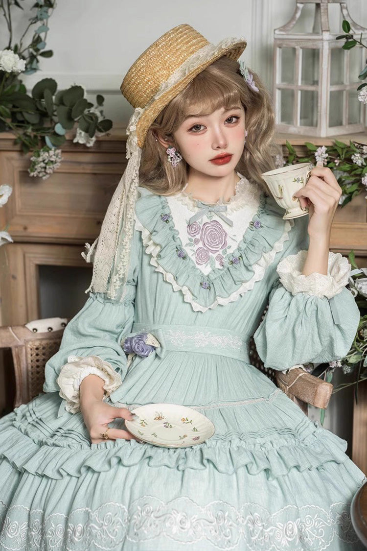 Classic Vintage Dress with a Flattering Fit