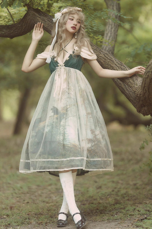 Finely Styled Dress with a Classic Vintage Look