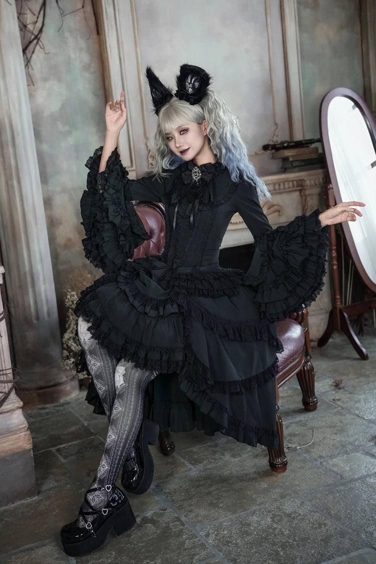 Beautifully Crafted Dress in a Classic Style