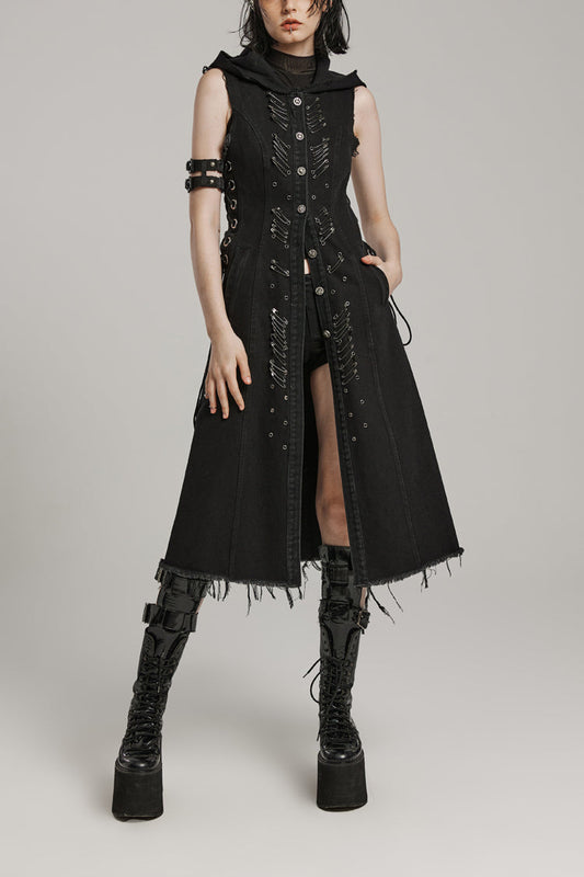 Casually Elegant Garment with a Refined Edge