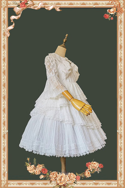 Subtly Elegant Dress with a Refined Vintage Look