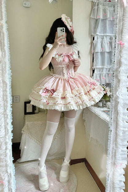 Subtly Elegant Dress with a Refined Vintage Look