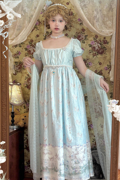 Finely Styled Dress with a Classic Vintage Look