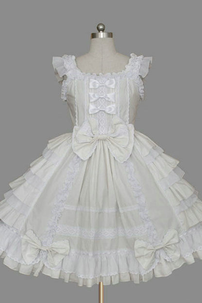 Subtly Elegant Dress with a Refined Vintage Look