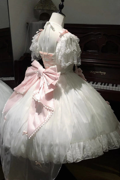 Subtly Elegant Dress with a Refined Vintage Look