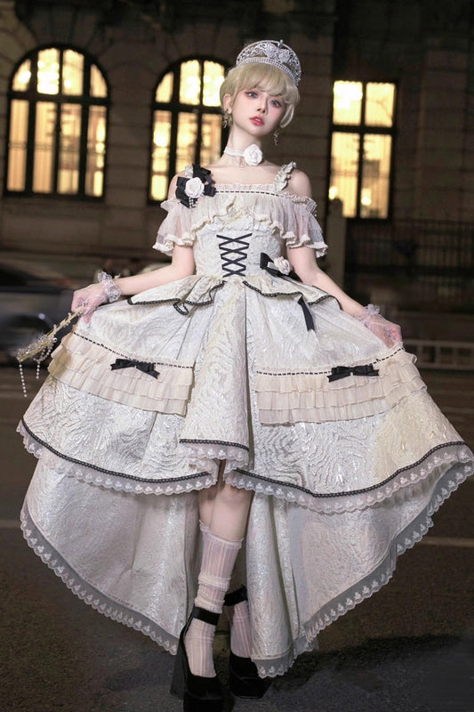 Effortlessly Elegant Dress with a Timeless Design