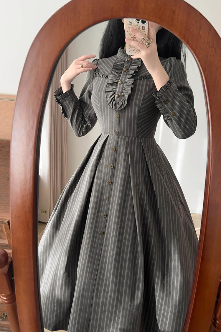 Classic Vintage Dress with a Flattering Fit