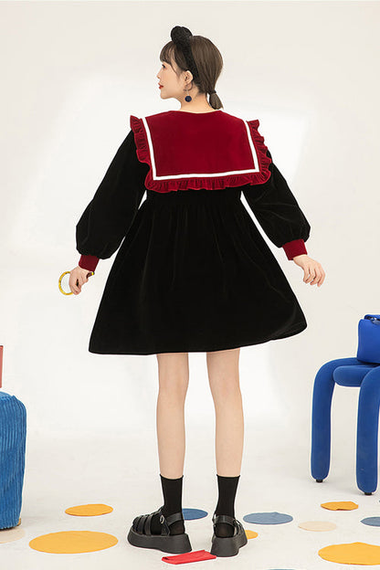 Classic Vintage Dress with a Flattering Fit
