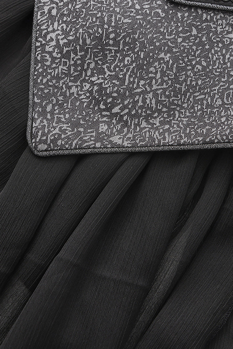 Beautifully Finished Coat in a Timeless Design