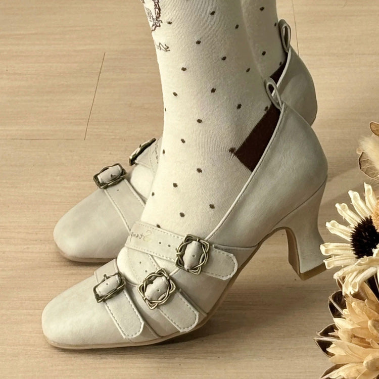 Casually Elegant Shoes with a Refined Edge