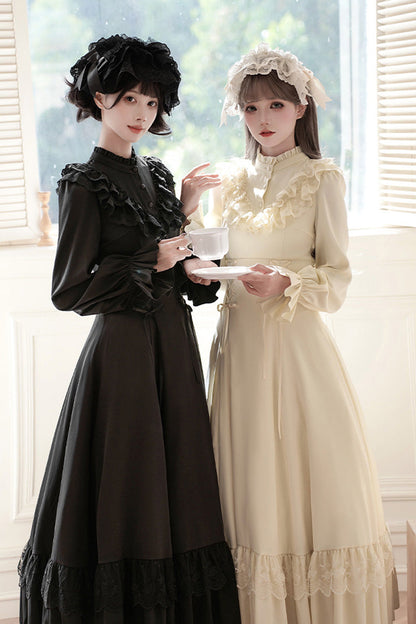 Beautifully Finished Dress in a Timeless Design