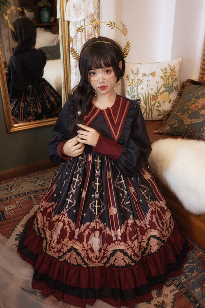 Beautifully Finished Dress in a Timeless Design