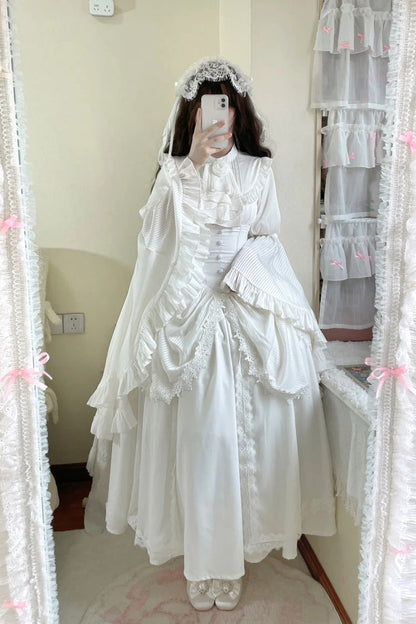 Casually Elegant Garment with a Refined Edge