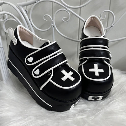 Effortlessly Elegant Shoes with a Timeless Design