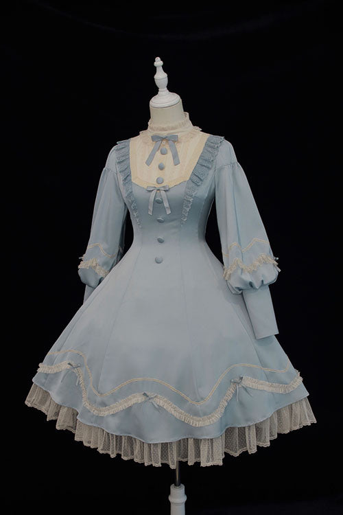 Classic Vintage Dress with a Flattering Fit