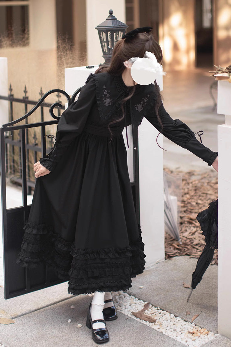 Subtly Elegant Dress with a Refined Vintage Look