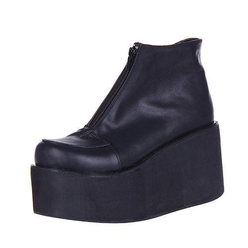 Finely Styled Boots with a Classic Vintage Look
