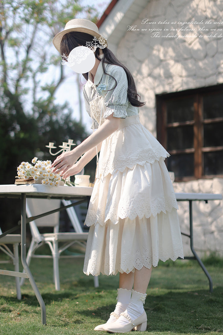 Beautifully Crafted Dress in a Classic Style