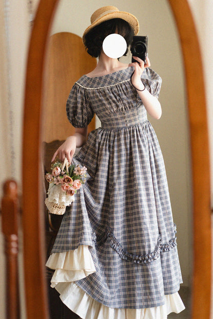 Classic Vintage Dress with a Flattering Fit