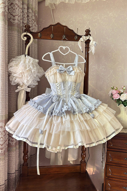 Finely Styled Dress with a Classic Vintage Look