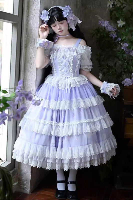 Finely Styled Dress with a Classic Vintage Look