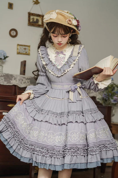 Finely Styled Dress with a Classic Vintage Look