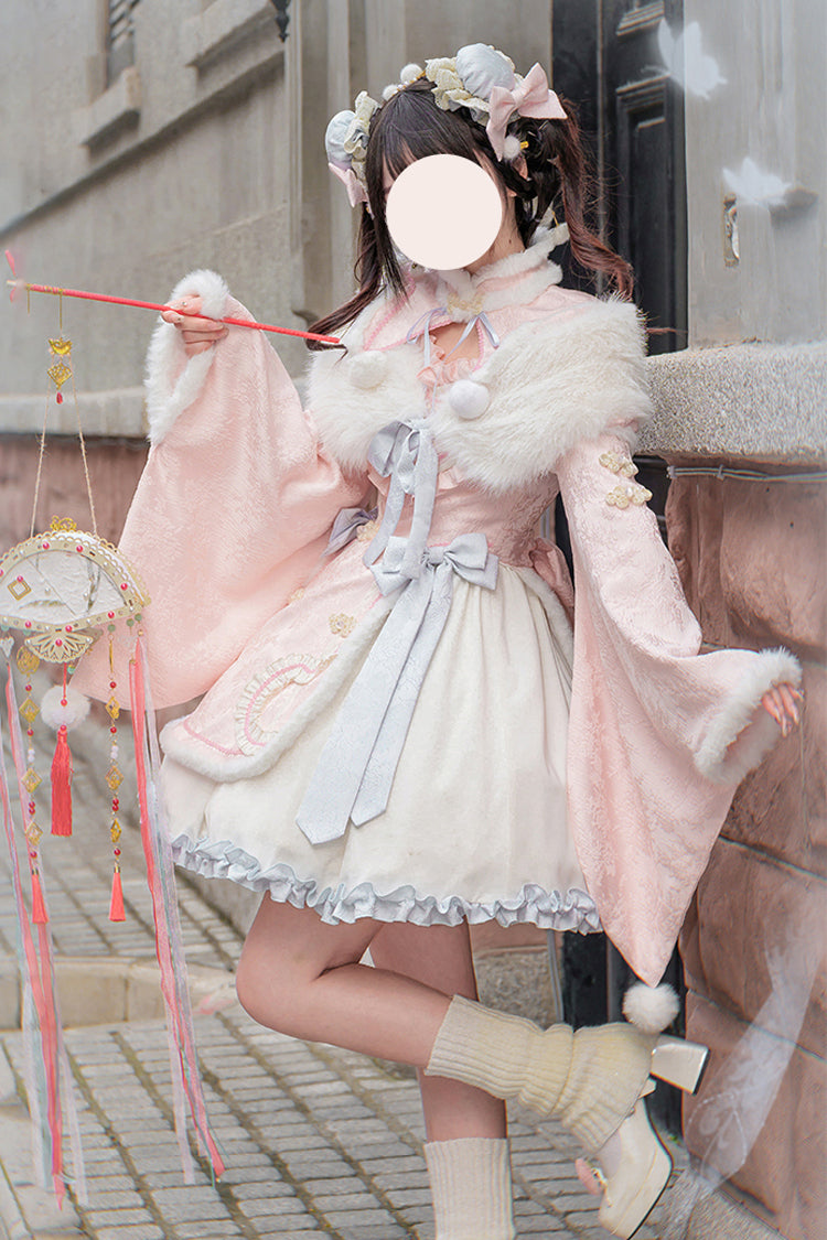 Finely Styled Dress with a Classic Vintage Look