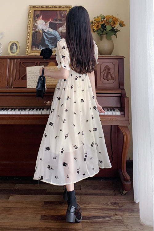 Subtly Elegant Dress with a Refined Vintage Look