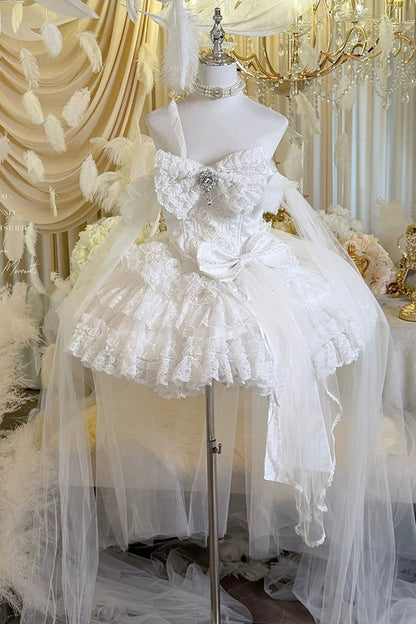 Finely Styled Dress with a Classic Vintage Look