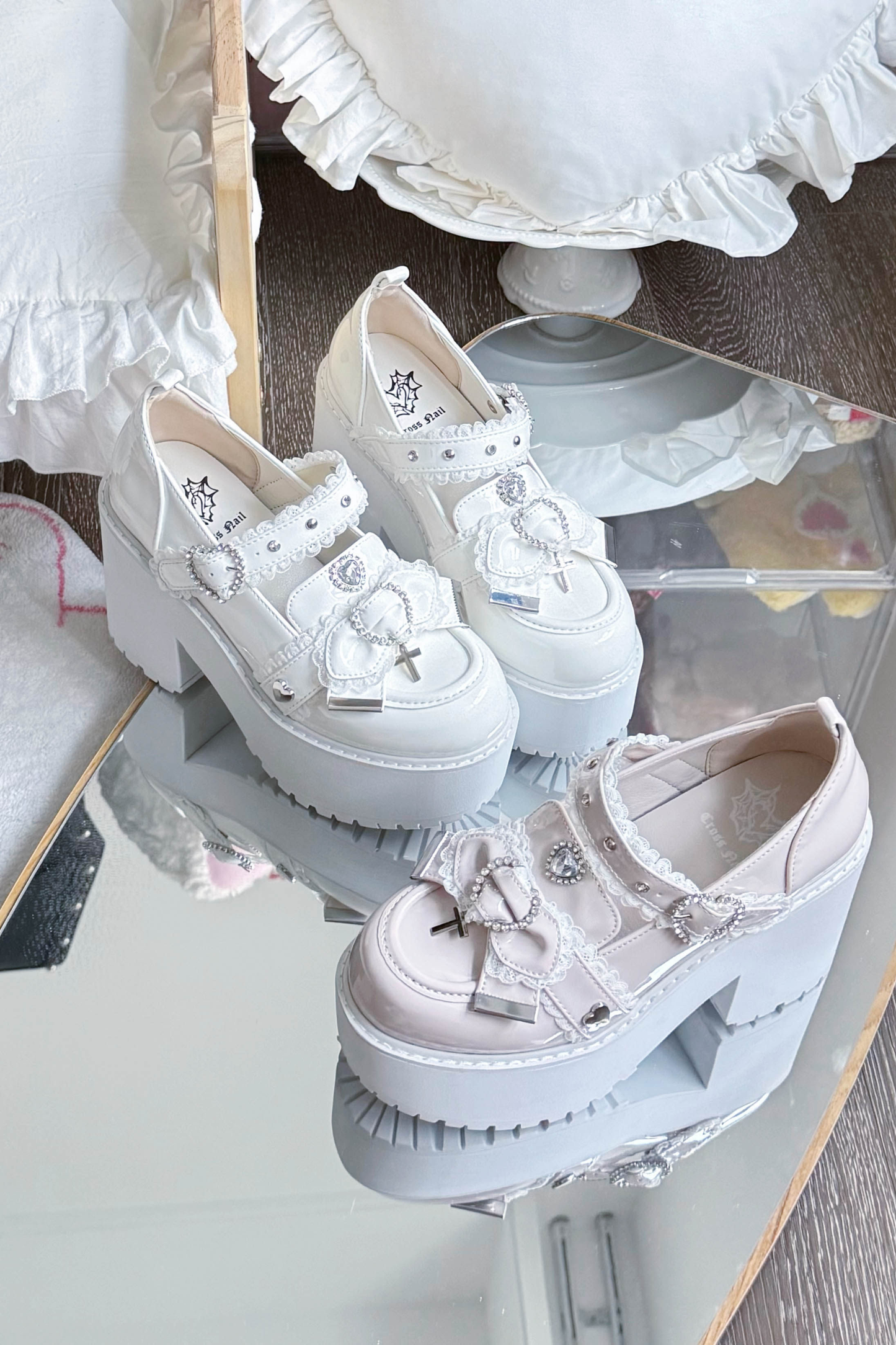 Jewel Cross Ribbon Shoes