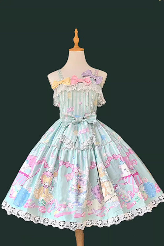 Finely Styled Dress with a Classic Vintage Look