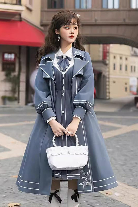 Finely Styled Dress with a Classic Vintage Look