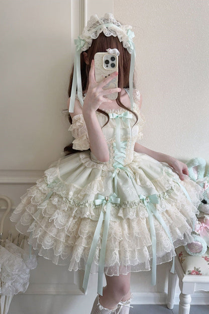Subtly Elegant Dress with a Refined Vintage Look