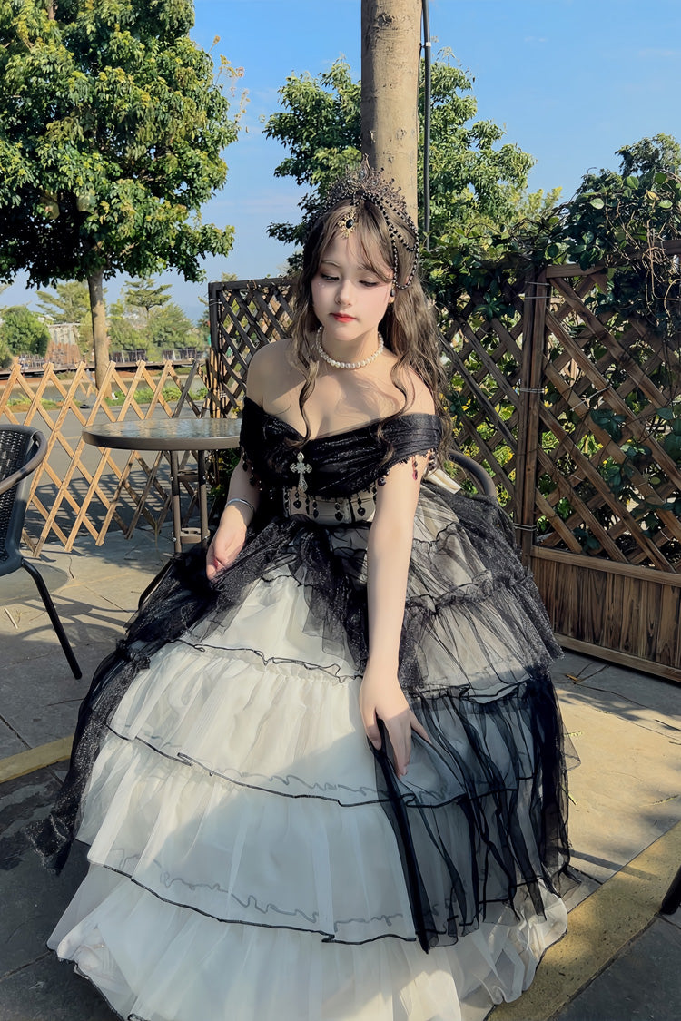 Finely Styled Dress with a Classic Vintage Look