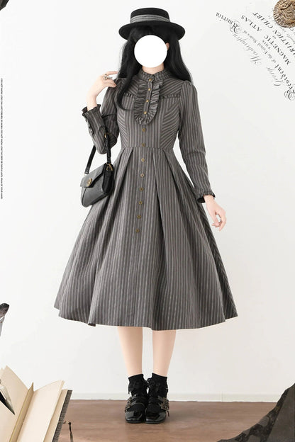 Classic Vintage Dress with a Flattering Fit