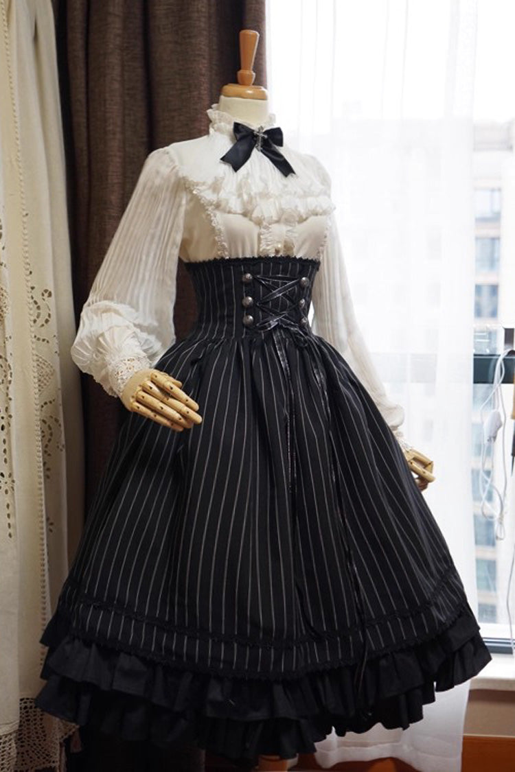 Casually Elegant Garment with a Refined Edge