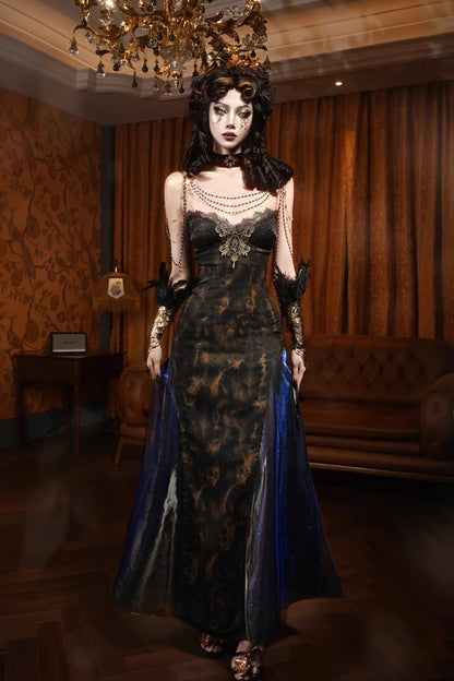 Finely Styled Dress with a Classic Vintage Look