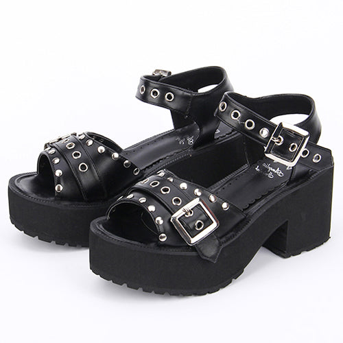 Beautifully Crafted Sandals in a Classic Style