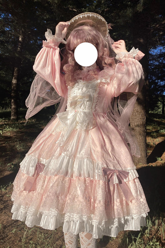 Subtly Elegant Dress with a Refined Vintage Look