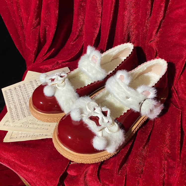Effortlessly Elegant Shoes with a Timeless Design