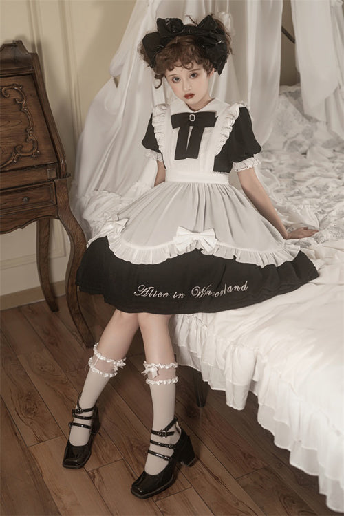 Finely Styled Dress with a Classic Vintage Look