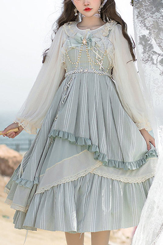 Finely Styled Dress with a Classic Vintage Look