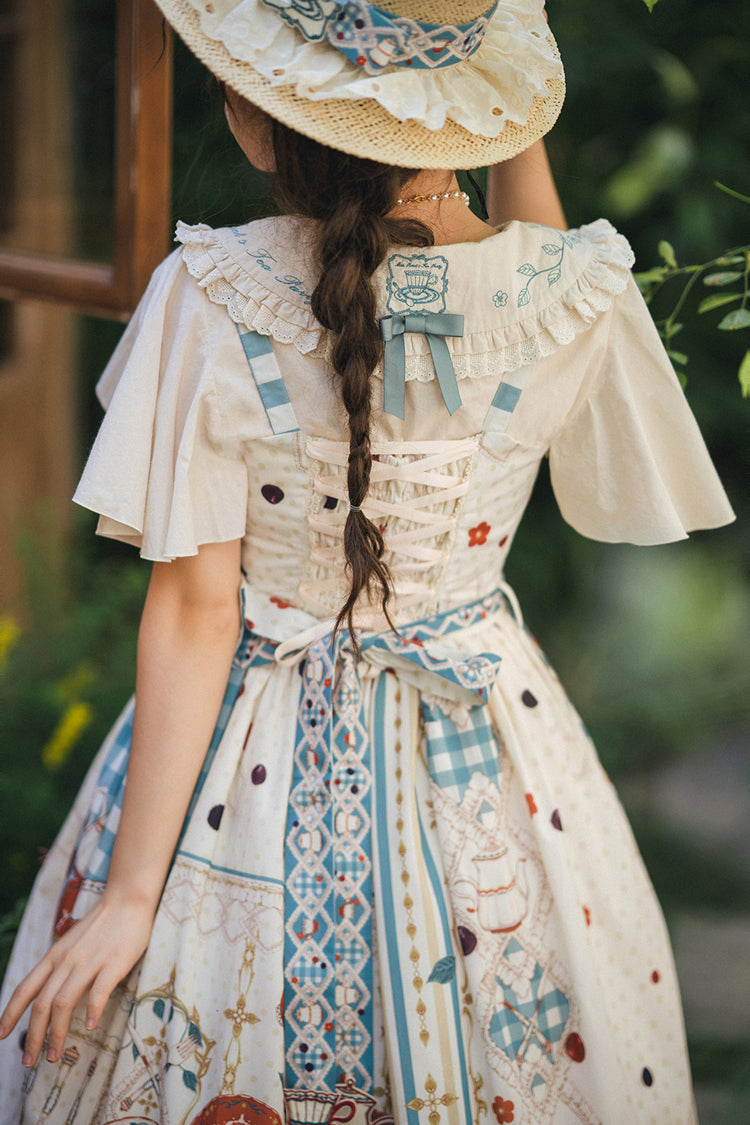 Beautifully Finished Dress in a Timeless Design