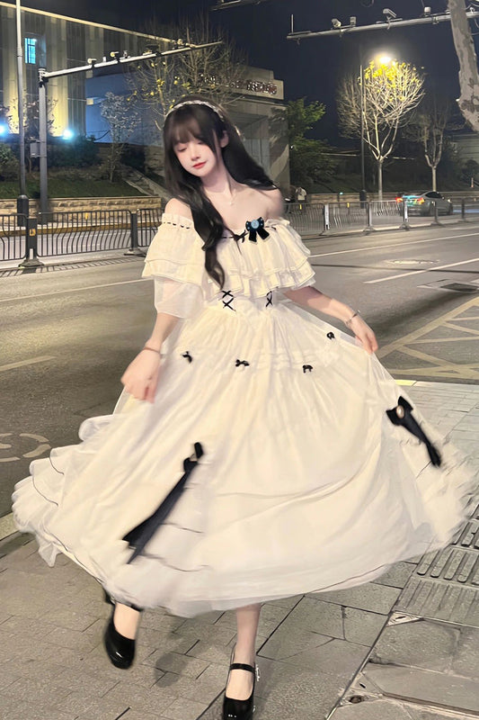 Finely Styled Dress with a Classic Vintage Look