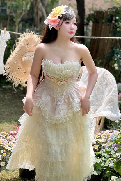 Finely Styled Dress with a Classic Vintage Look