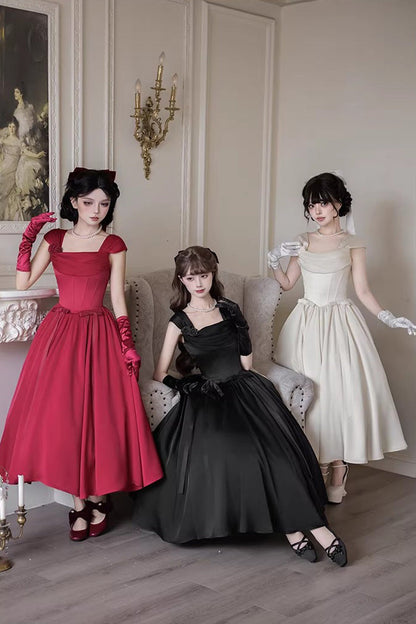 Beautifully Crafted Dress in a Classic Style