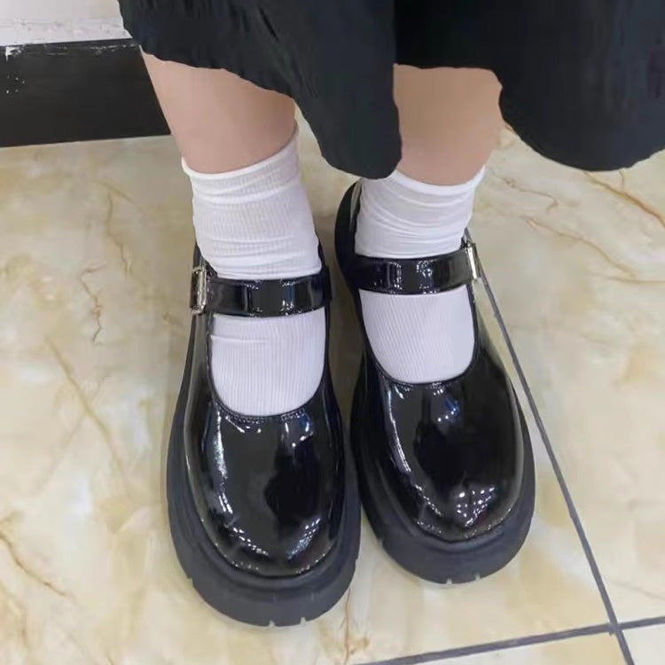 Thoughtfully Designed Shoes in a Timeless Style