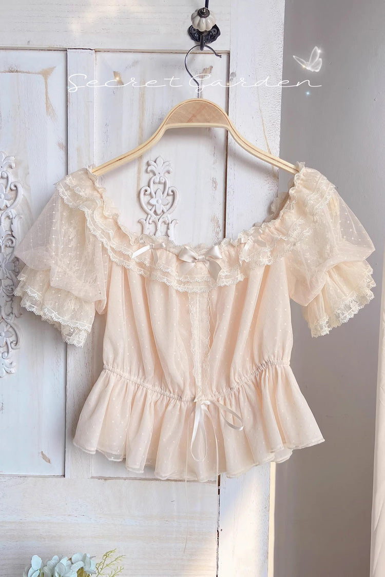 Casually Elegant Blouse with a Refined Edge