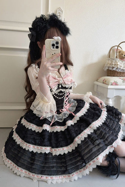 Finely Styled Dress with a Classic Vintage Look